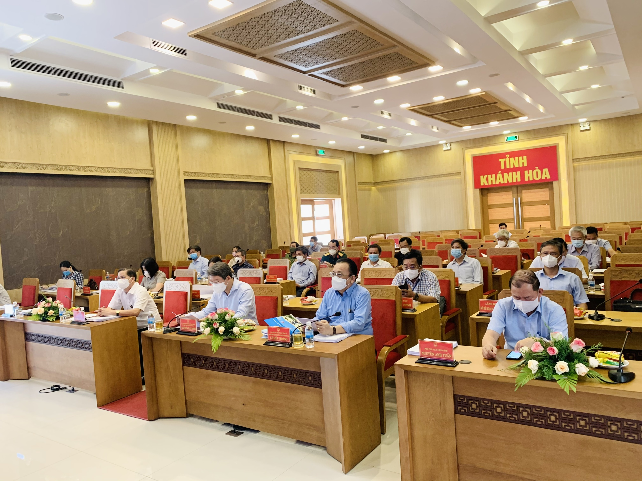 Ông Nguyễn Hải Ninh- Ủy viên Trung ương Đảng, Bí thư Tỉnh ủy, Nguyễn Tấn Tuân – Phó Bí thư Tỉnh ủy cùng lãnh đạo UBND tỉnh