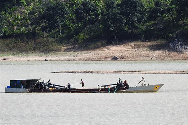 Công an TP. Cam Ranh kiểm tra, xử lý các trường hợp vi phạm về khai thác tài nguyên