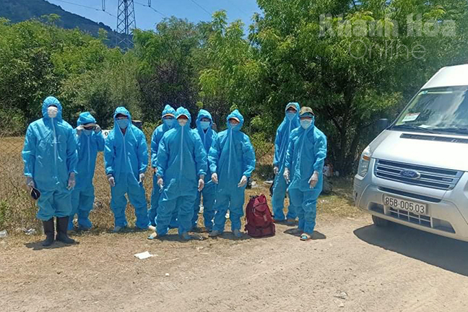 Khánh Vĩnh hỗ trợ đưa 9 người lao động của tỉnh Ninh Thuận về quê