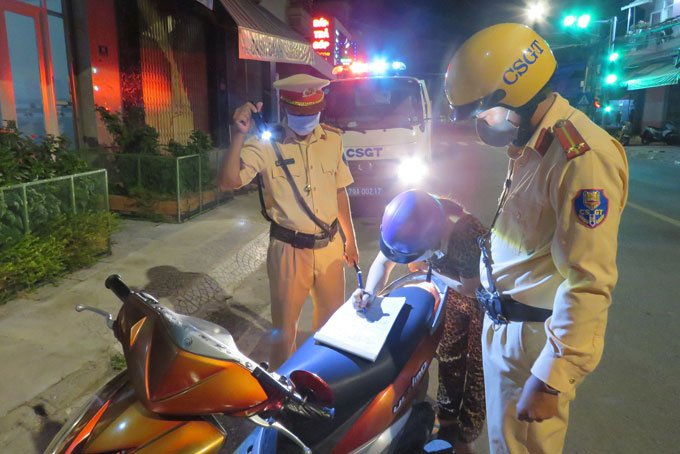 Thị trấn Vạn Giã: Xử phạt 65 trường hợp vi phạm quy định về phòng, chống dịch