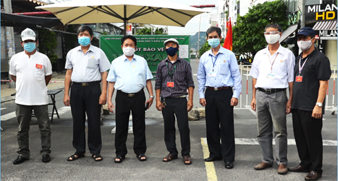 Kiểm tra, động viên cựu chiến binh làm nhiệm vụ ở các chốt kiểm soát dịch