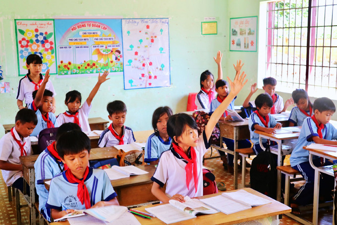 Một giờ học của các em học sinh Trường Tiểu học Khánh Bình, huyện Khánh Vĩnh năm học 2020 - 2021.