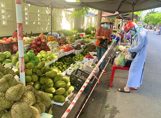 Hàng trái cây ở chợ  