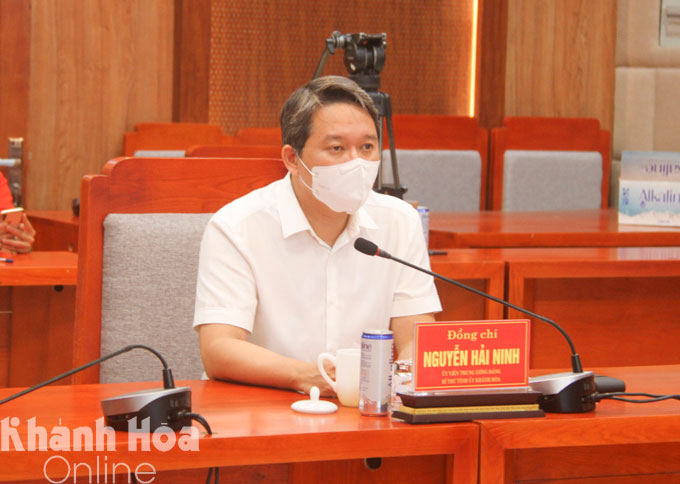 Bí thư Tỉnh ủy Nguyễn Hải Ninh chủ trì buổi làm việc.