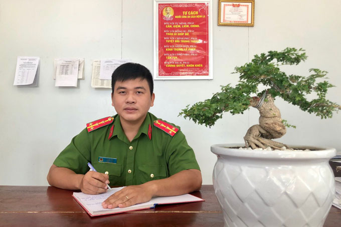 Trưởng Công an xã làm theo lời Bác