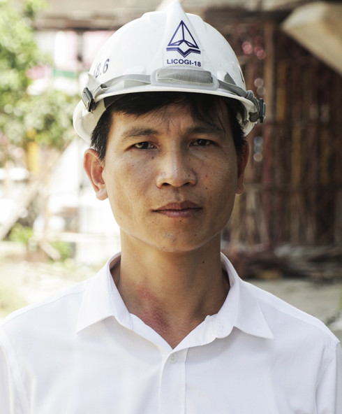 Ông Hà Hồng Quang - Phó Tổng Giám đốc Công ty Cổ phần đầu tư và xây dựng số 18, Chỉ huy trưởng công trường nút giao thông Ngọc Hội (TP. Nha Trang)