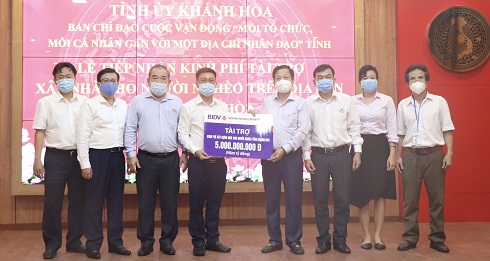 Tiếp nhận 5 tỷ đồng của Ngân hàng BIDV hỗ trợ xây nhà cho người nghèo