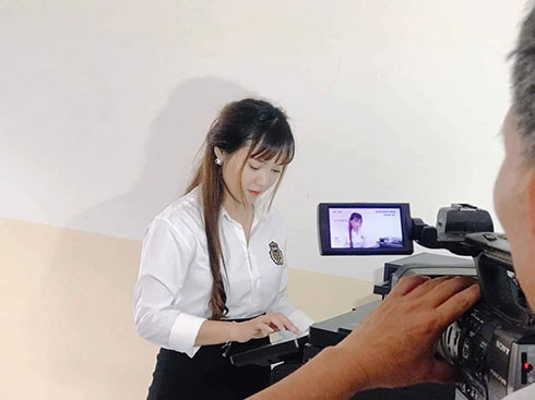 Đội 2 UBND huyện Khánh Vĩnh thực hiện video clip dự thi.