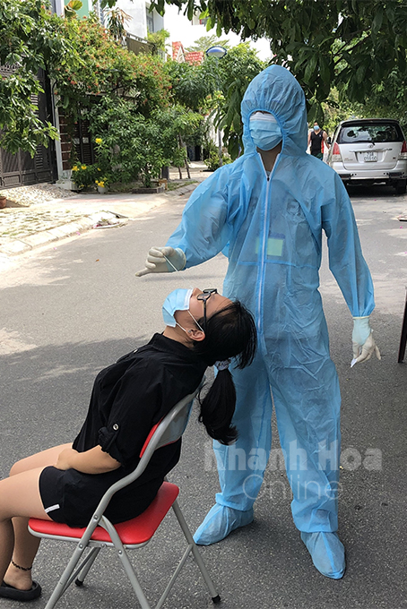 Từ 7 giờ đến 17 giờ ngày 11-10, Khánh Hòa ghi nhận thêm 20 ca dương tính với SARS-CoV-2