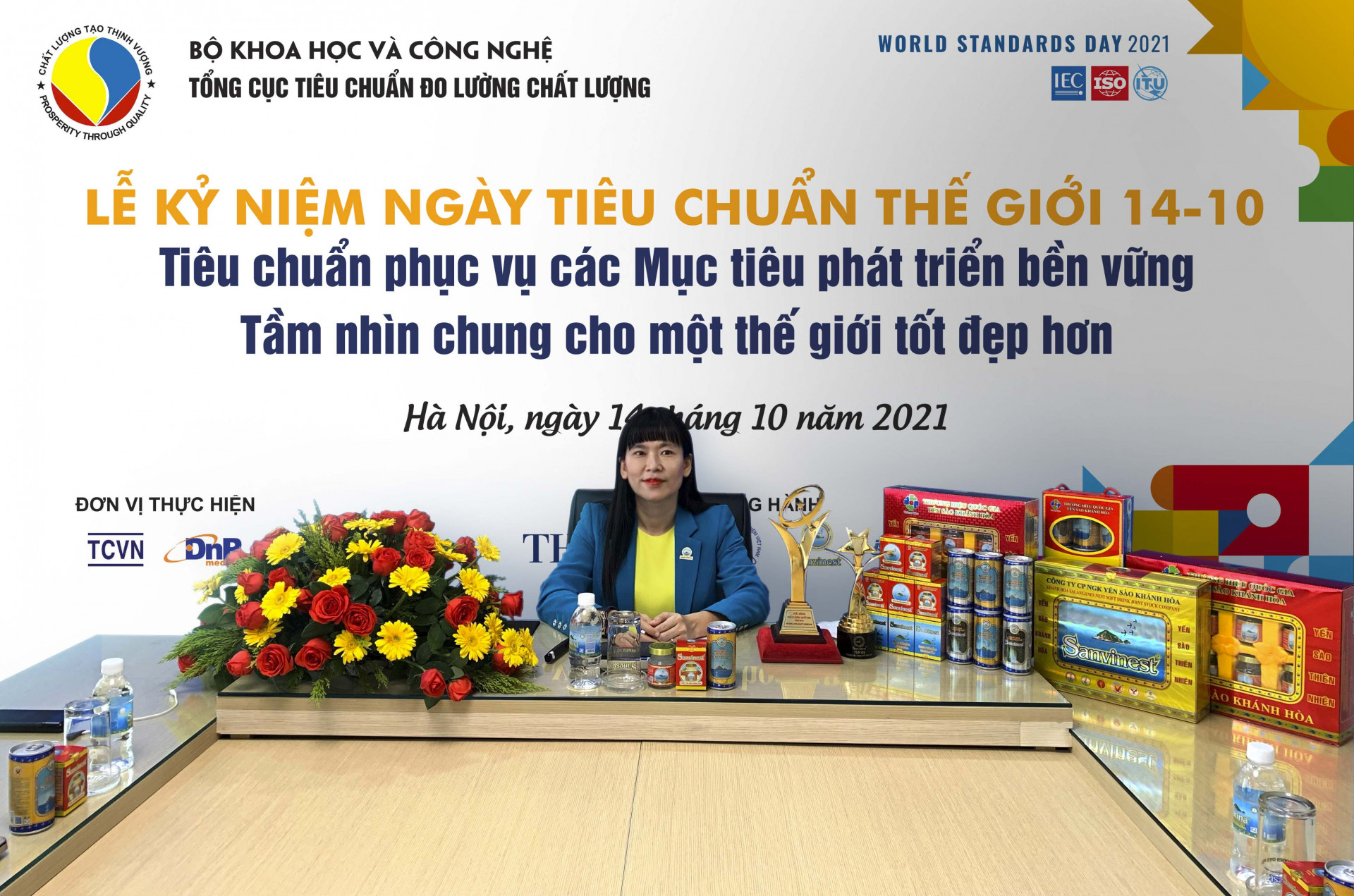 Bà Trịnh Thị Hồng Vân – Phó Tổng giám đốc Côngty Yến sào Khánh Hoà; Chủ tịch Hội đồng quản trị Savinest Khánh Hoà dự lễ kỷ niệm và trao giải trực tuyến.