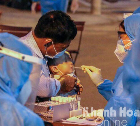 Từ 7 giờ đến 17 giờ ngày 12-11, Khánh Hòa ghi nhận thêm 100 ca dương tính với SARS-CoV-2