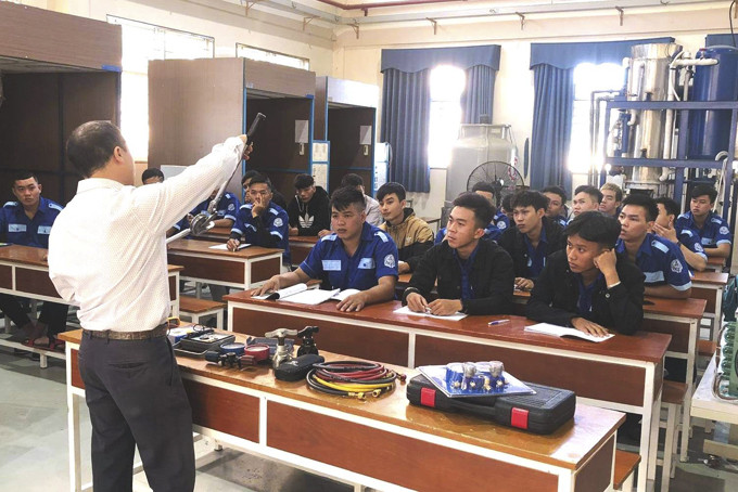 Đào tạo nghề điện lạnh cho thanh niên hoàn thành nghĩa vụ quân sự tại Trường Cao đẳng Kỹ thuật Công nghệ Nha Trang.