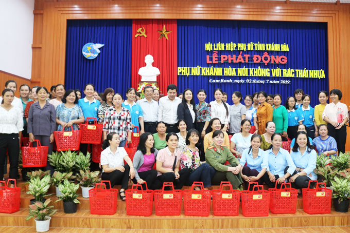 Hội Liên hiệp Phụ nữ tỉnh tổ chức lễ phát động phong trào  