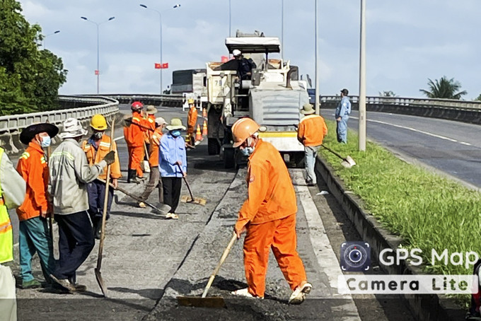 Sửa chữa Quốc lộ 1 qua địa bàn huyện Cam Lâm.