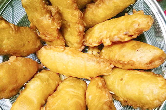 Nhớ miếng chuối chiên của nội ngày mưa