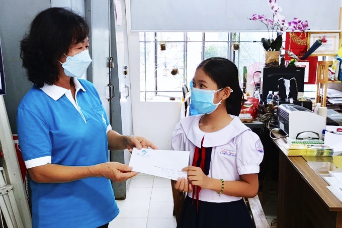 Mô hình "Cặp lá yêu thương": Tiếp sức cho em tới trường