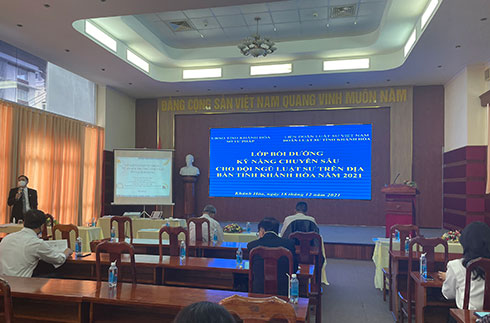 Bồi dưỡng kỹ năng chuyên sâu cho luật sư