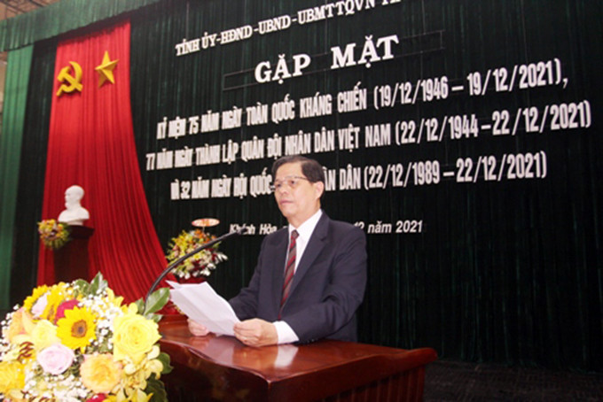 Ông Nguyễn Tấn Tuân phát biểu tại buổi gặp mặt.