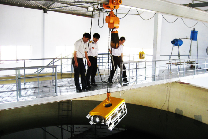 Thử nghiệm robot ngầm tại Học viện Hải quân.
