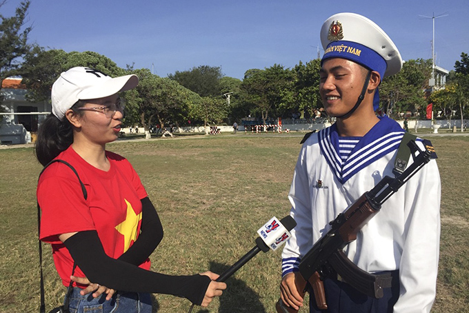 Nhà báo với Trường Sa…