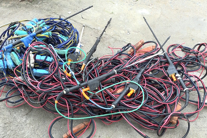 Tiêu hủy tang vật khai thác thủy sản trái phép