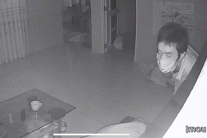 Camera an ninh của gia đình ông Lưu ghi lại hình ảnh tên trộm.