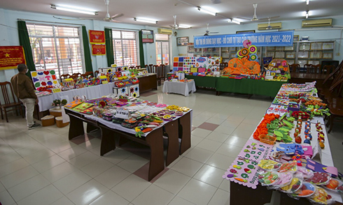 Sôi nổi hội thi "Đồ dùng dạy học - Đồ chơi tự tạo" Trường Mầm non Lý Tự Trọng.