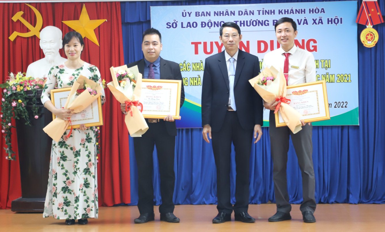 Tuyên dương 8 nhà giáo giáo dục nghề nghiệp
