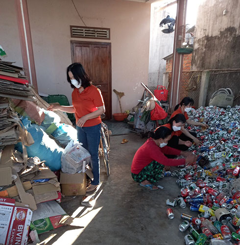 Hội Phụ nữ xã Ninh Trung ra quân bảo vệ môi trường năm 2022