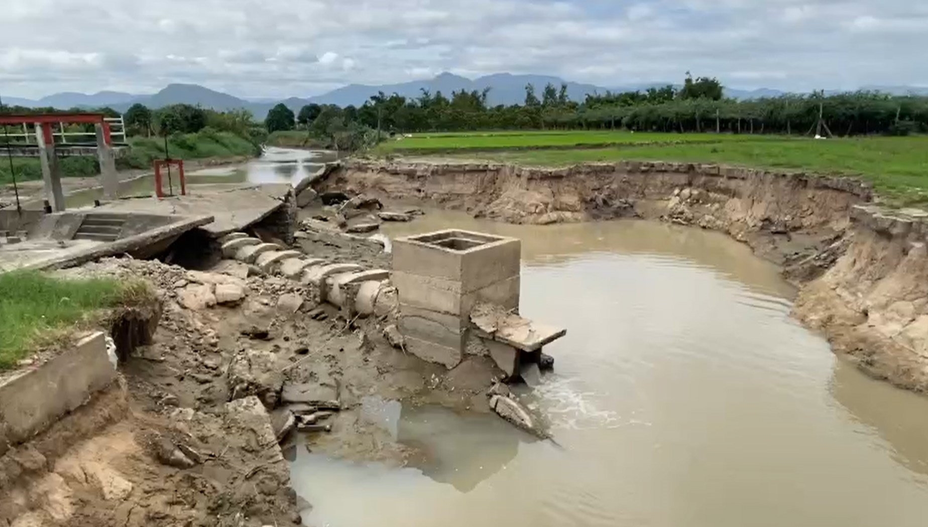 Khắc phục các công trình bị hư hỏng do mưa lũ