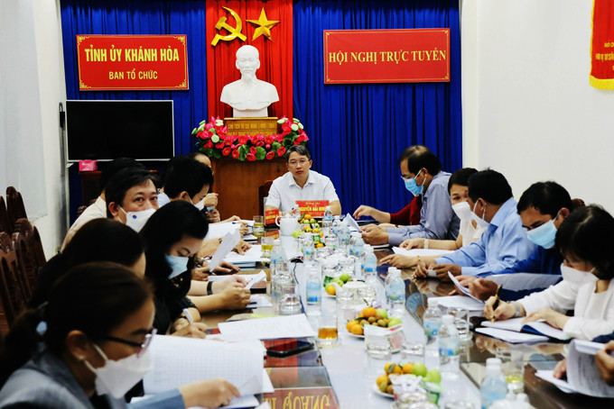 Bí thư Tỉnh ủy Nguyễn Hải Ninh dự hội nghị tại điểm cầu Khánh Hòa.