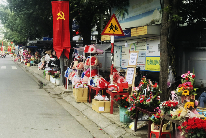 Thị trường hoa ngày Valentine thưa vắng khách mua