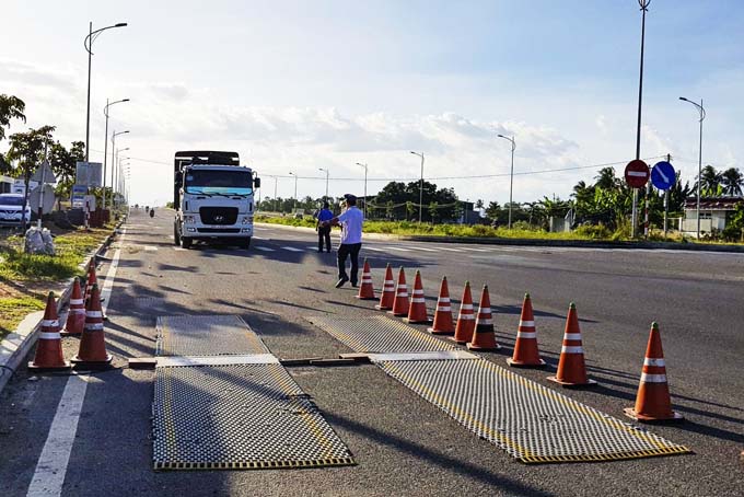 Nỗ lực ngăn chặn xe quá tải