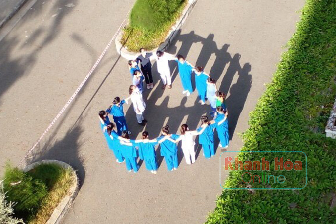 Những chiến sĩ áo trắng