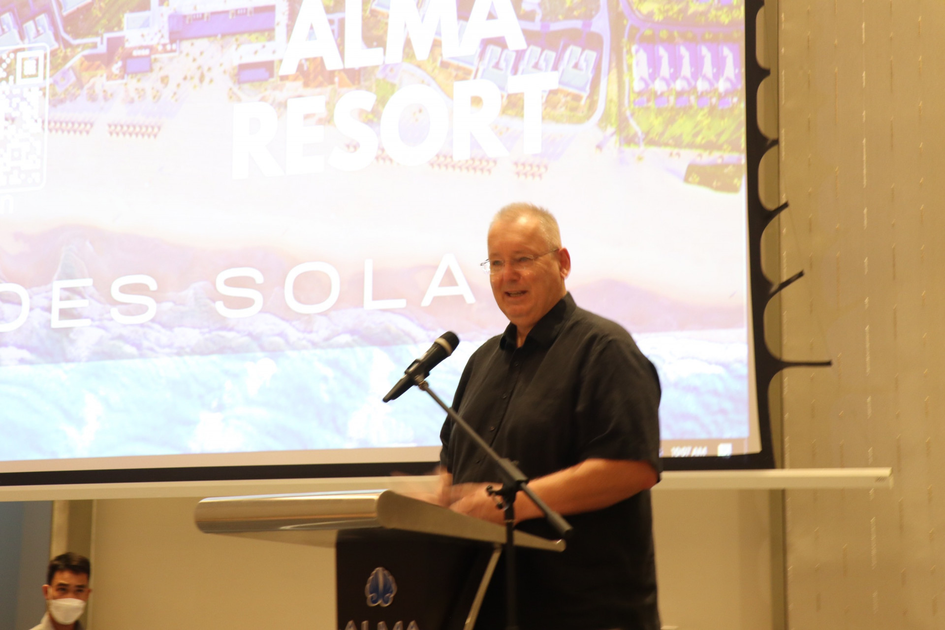 Ông Herbert Laubichler-Pichler - Giám đốc điều hành Alma Resort chia sẻ về dự án lắp đặt hệ thống năng lượng mặt trời của khu nghỉ dưỡng