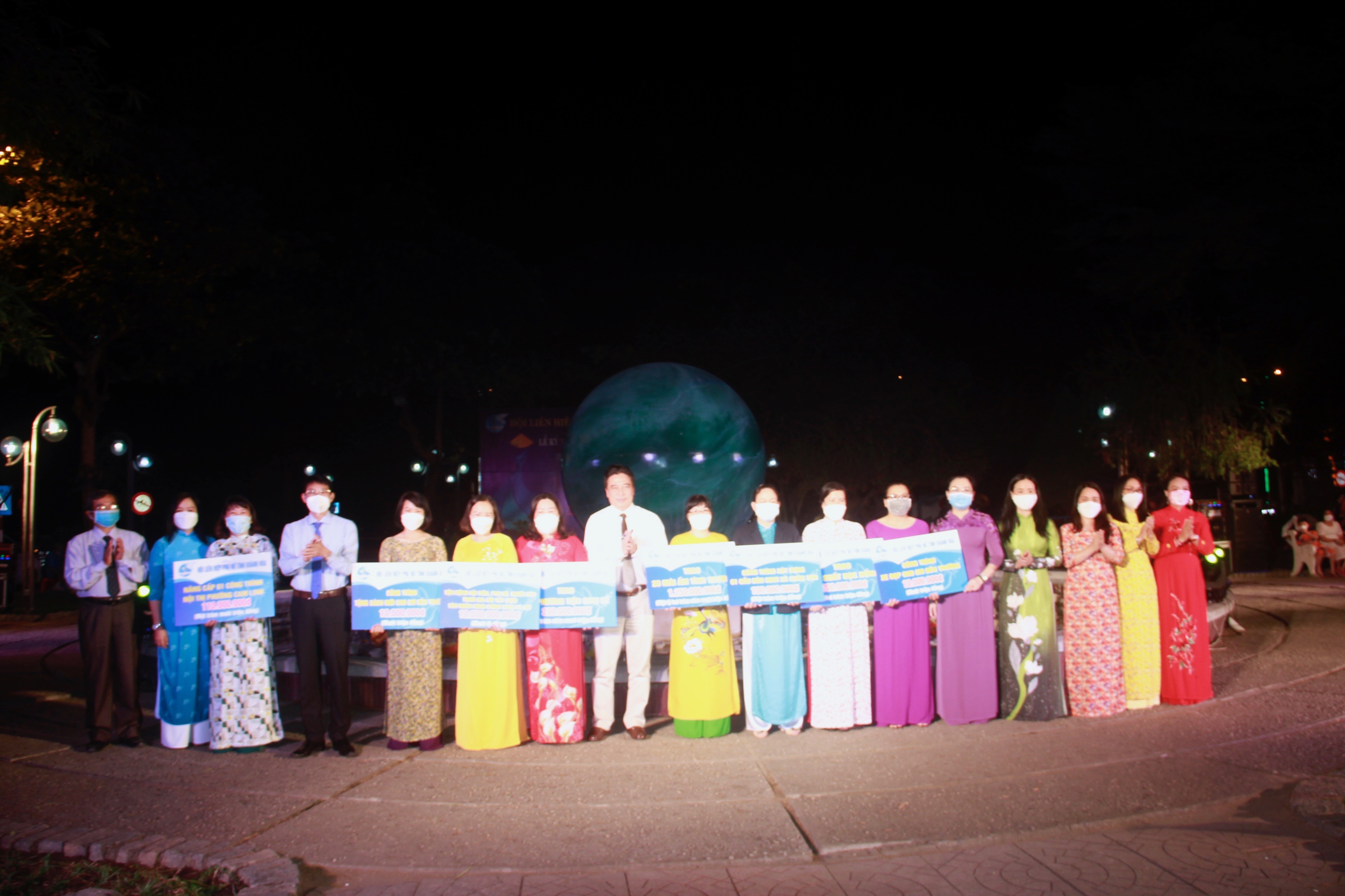 Rực rỡ sắc màu tại Lễ hội Áo dài