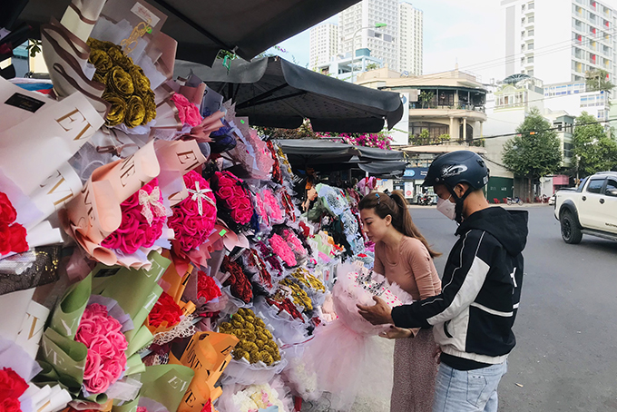 Thị trường hoa dịp 8-3 trầm lắng