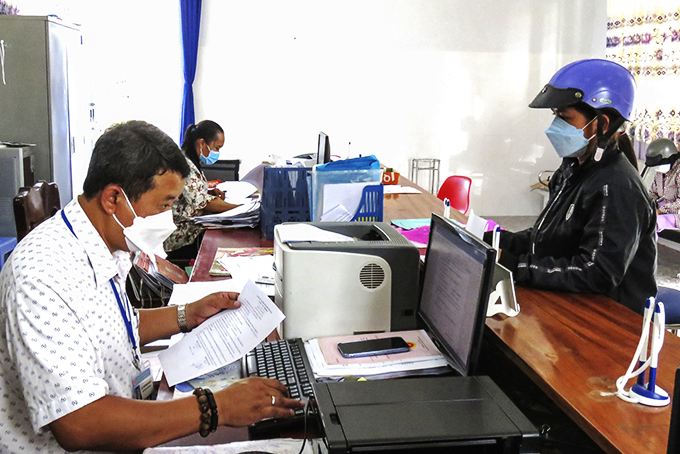 Vạn Ninh: Năm 2025 phấn đấu 100% dịch vụ công trực tuyến mức độ 4 được cung cấp trên nhiều phương tiện