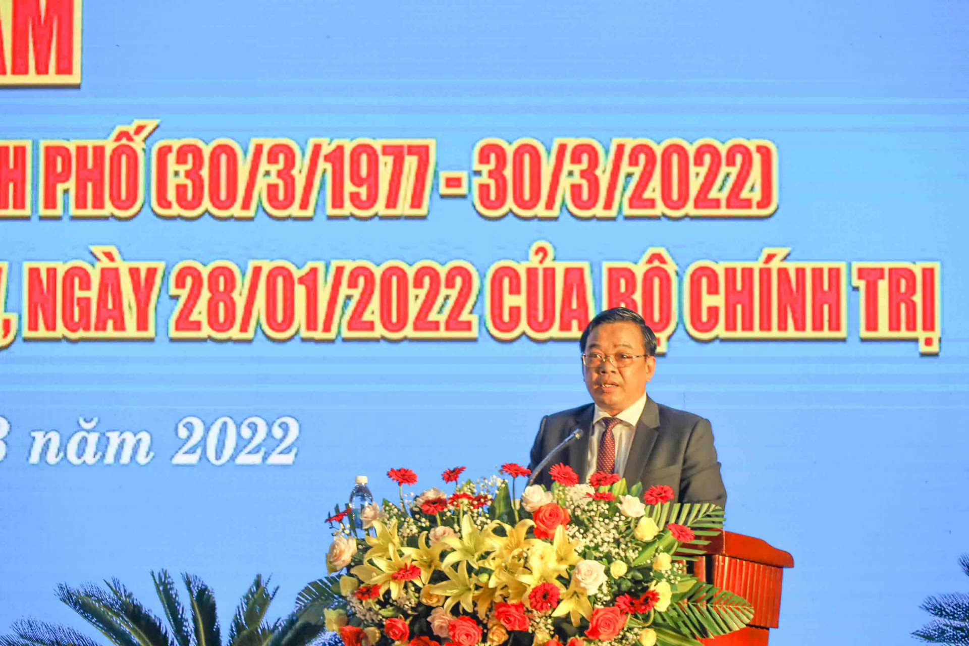 Ông Nguyễn Sỹ Khánh - Chủ tịch UBND TP. Nha Trang phát động thi đua thực hiện Nghị quyết số 09 của Bộ Chính trị. 