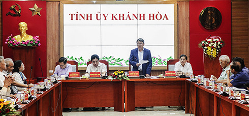 ông Nguyễn Hải Ninh phát biểu tại buổi gặp mặt.