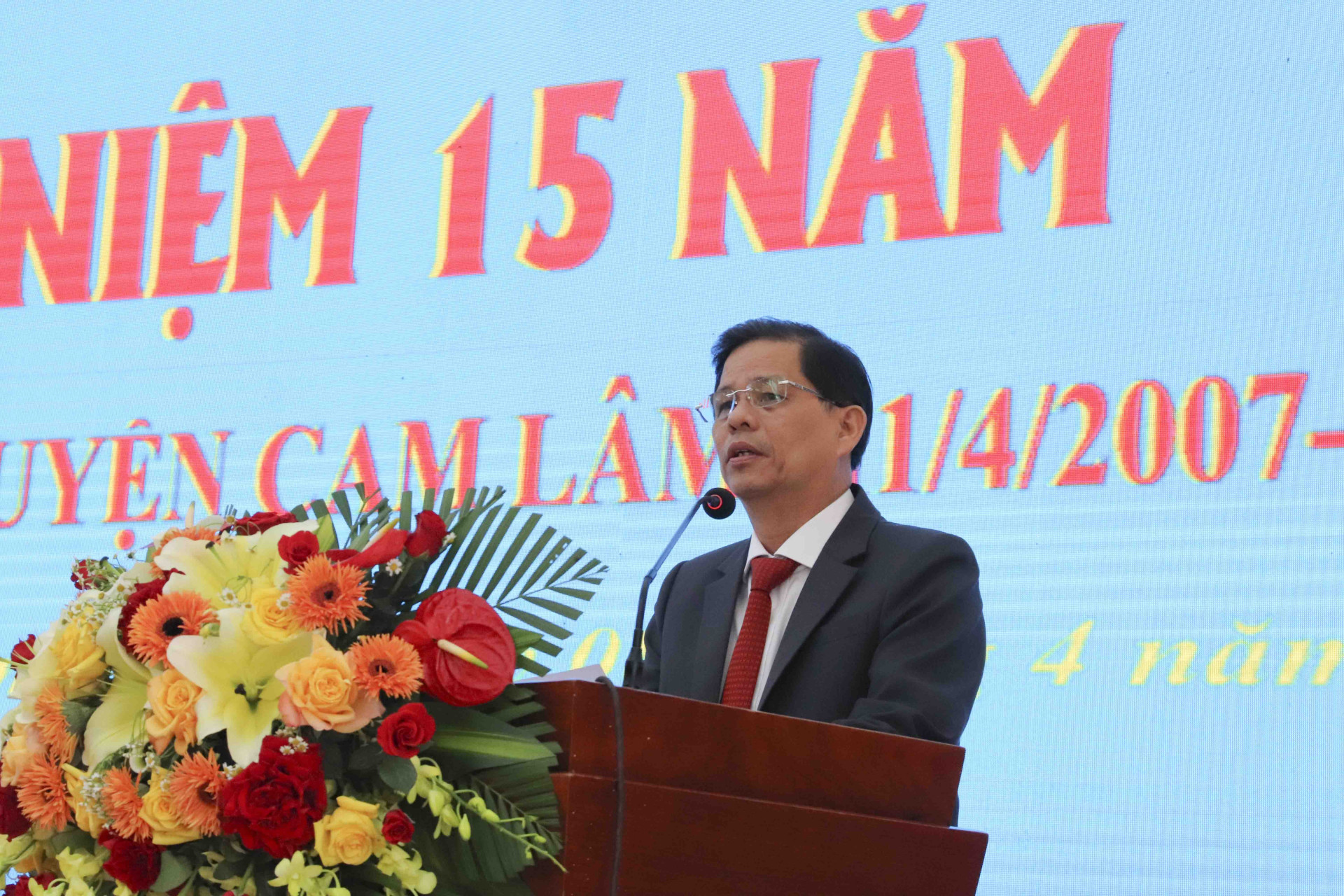 Ông Nguyễn Tấn Tuân phát biểu tại buổi lễ.