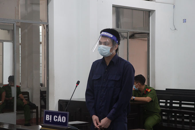 Đánh người cãi nhau với dượng