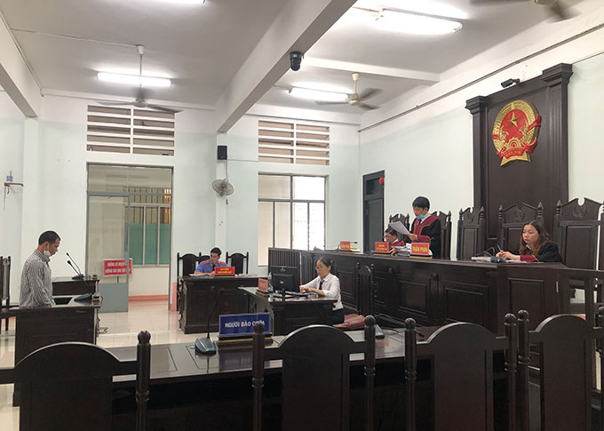 Vào tù vì giúp chém người