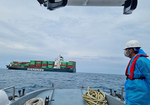 Cứu nạn thuyền viên bị bệnh nặng trên tàu container Panama