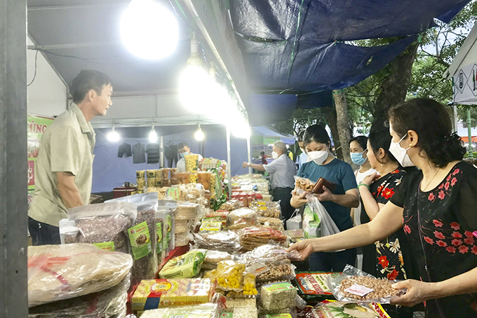 Phiên chợ đặc sản vùng miền năm 2022: Cơ hội giao thương hàng hóa