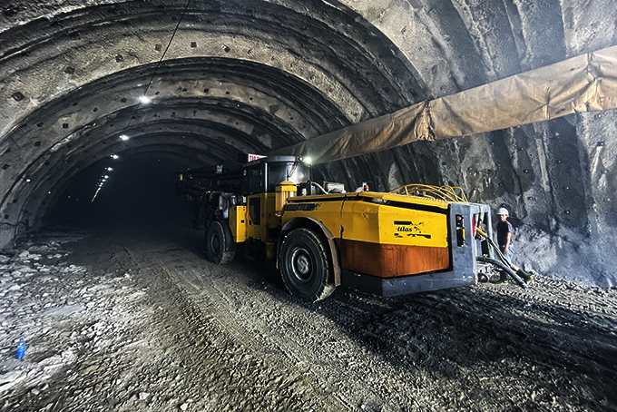 Thông hầm Dốc Sạn tuyến cao tốc Nha Trang - Cam Lâm