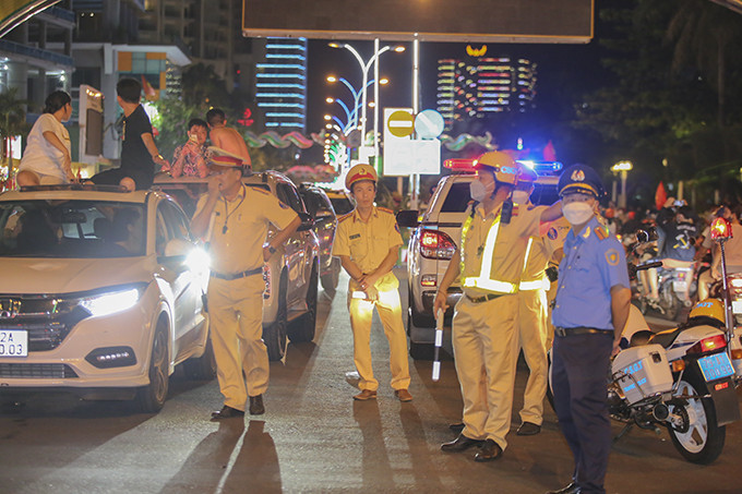 Lực lượng Cảnh sát giao thông, an ninh, thành tra giao thông tập trung giữ gìn trật tự.