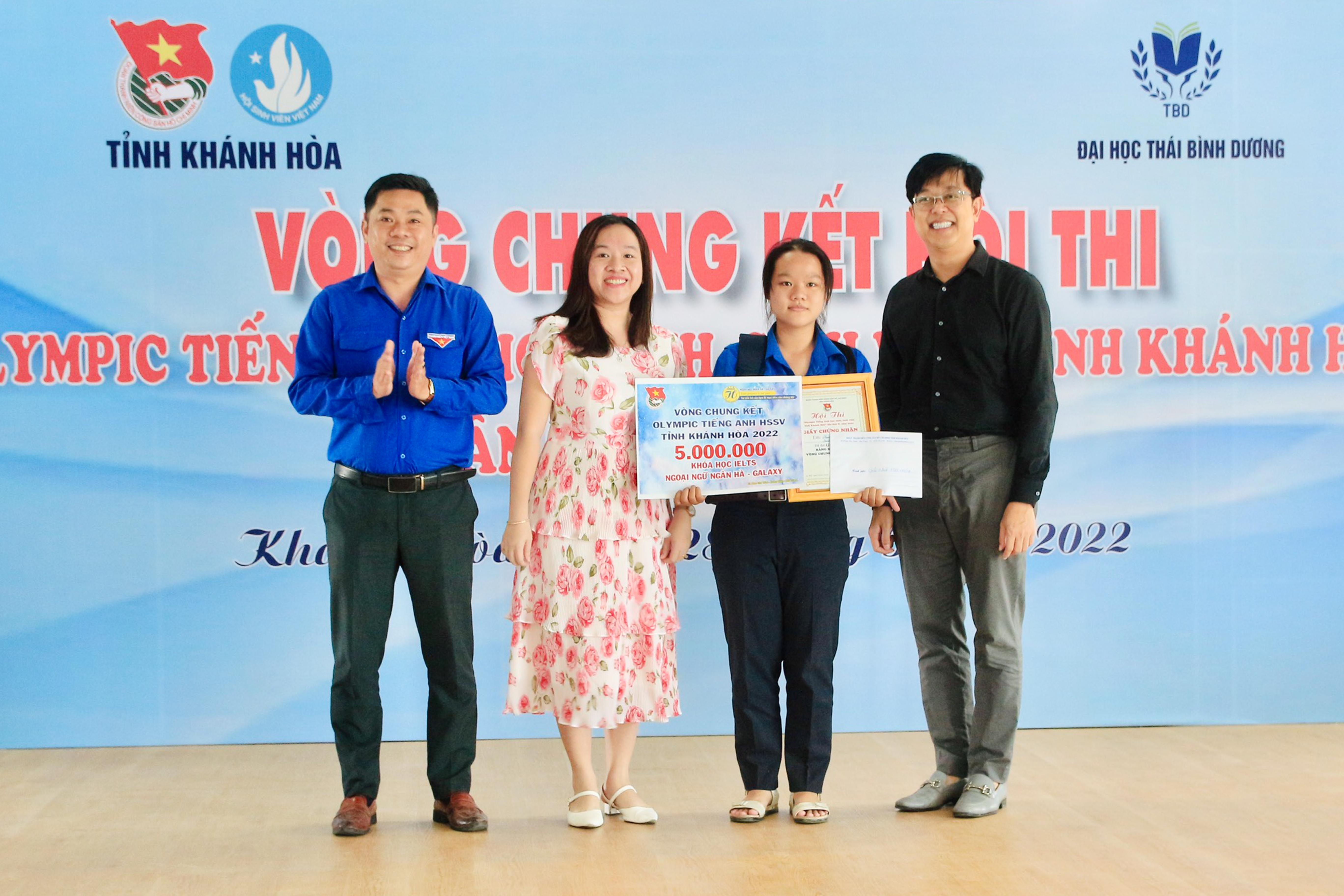 Tổ chức vòng chung kết Hội thi Olympic tiếng Anh học sinh, sinh viên