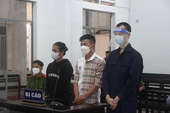 Mâu thuẫn, đánh chết khách nhậu