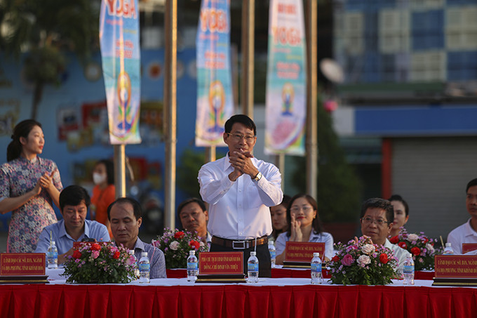 Ông Đinh Văn Thiệu, Phó Chủ tịch UBND tỉnh Khánh Hòa đến dự.